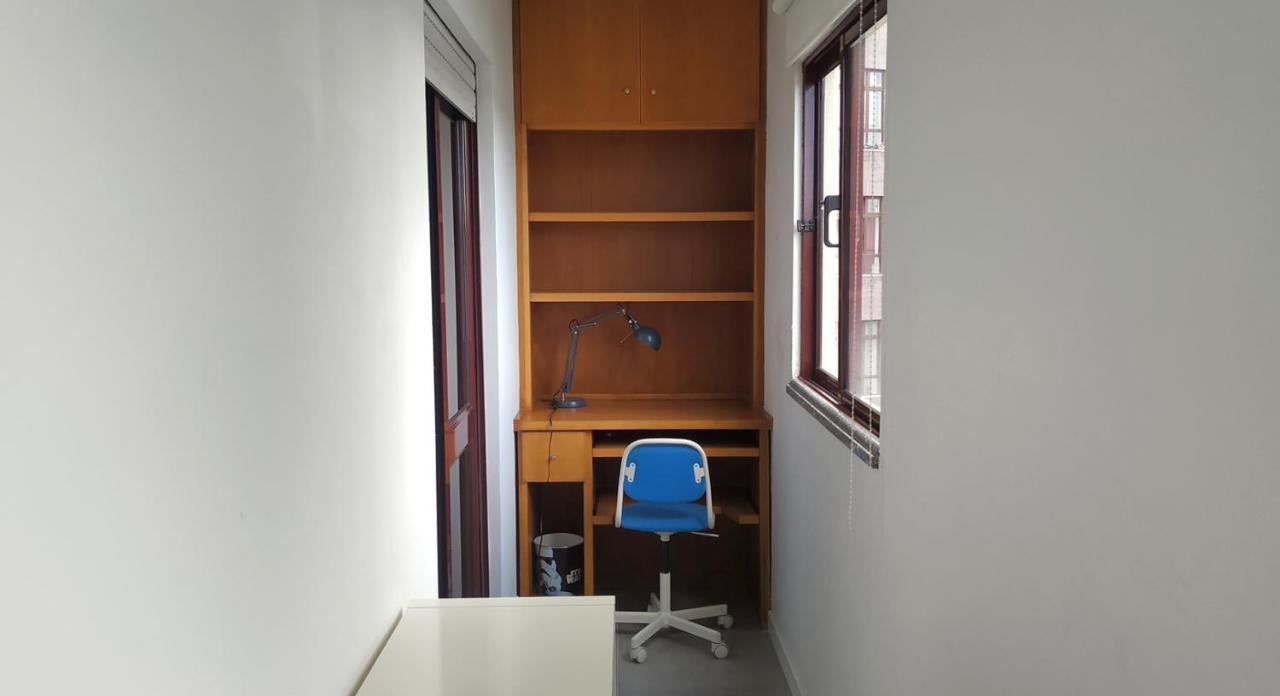 Amalia Rodrigues -apartamento Com 3 Quartos Em Pleno Coracao De Ílhavo