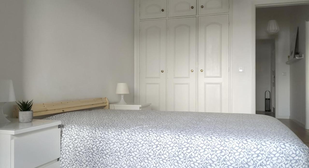 Amalia Rodrigues -apartamento Com 3 Quartos Em Pleno Coracao De * Ílhavo